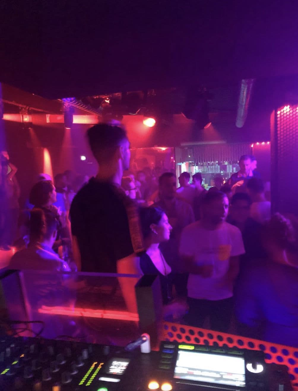 L’Ultra Klubs la boite de nuit tendance