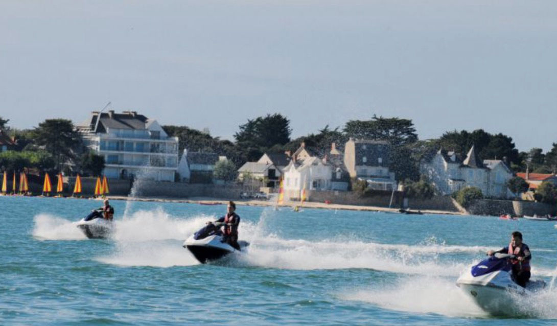 Guide Complet Location Jetski à La Baule en 2024