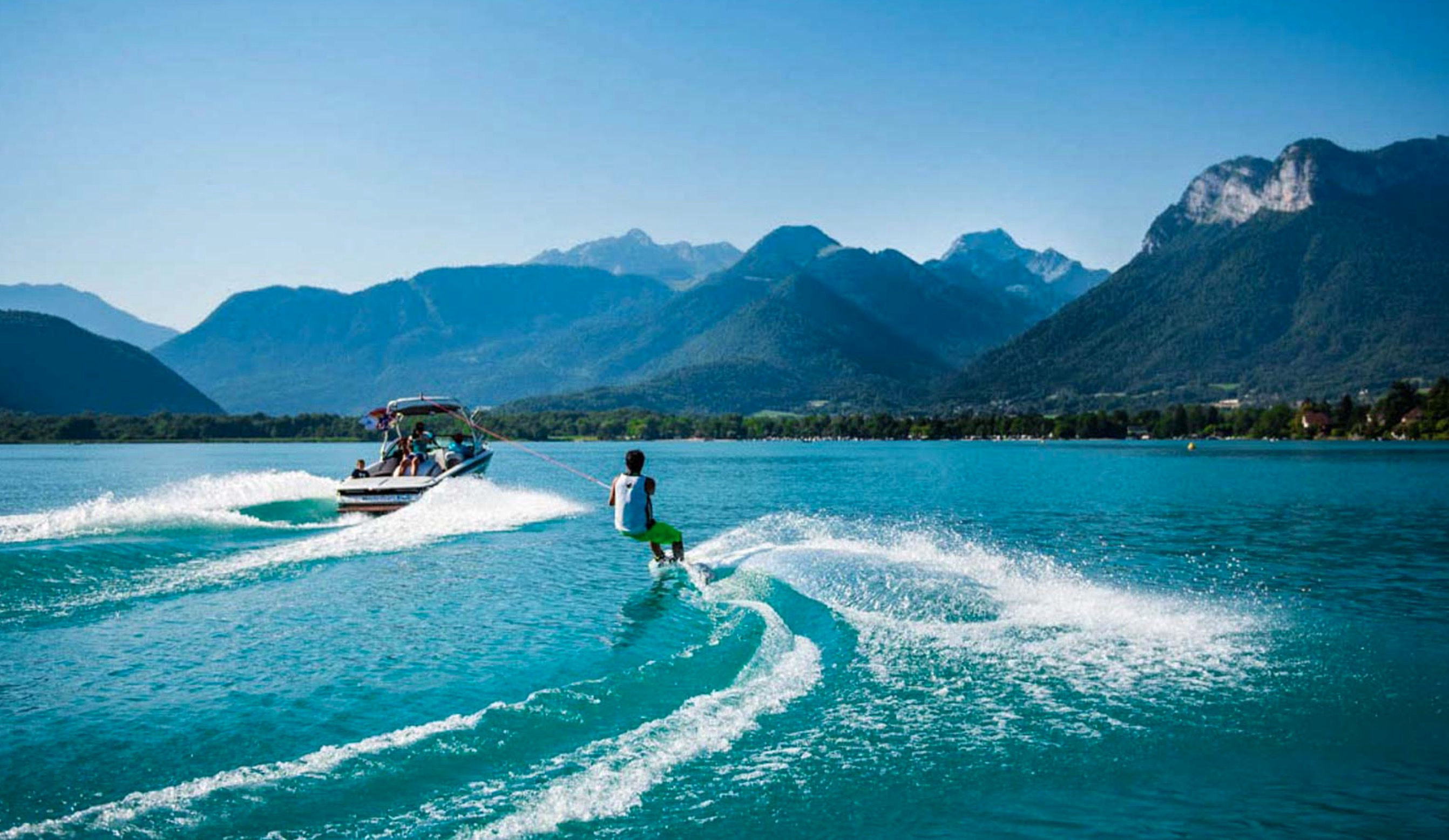 Guide Complet Location Ski Nautique / Wakesurf à Annecy en 2024