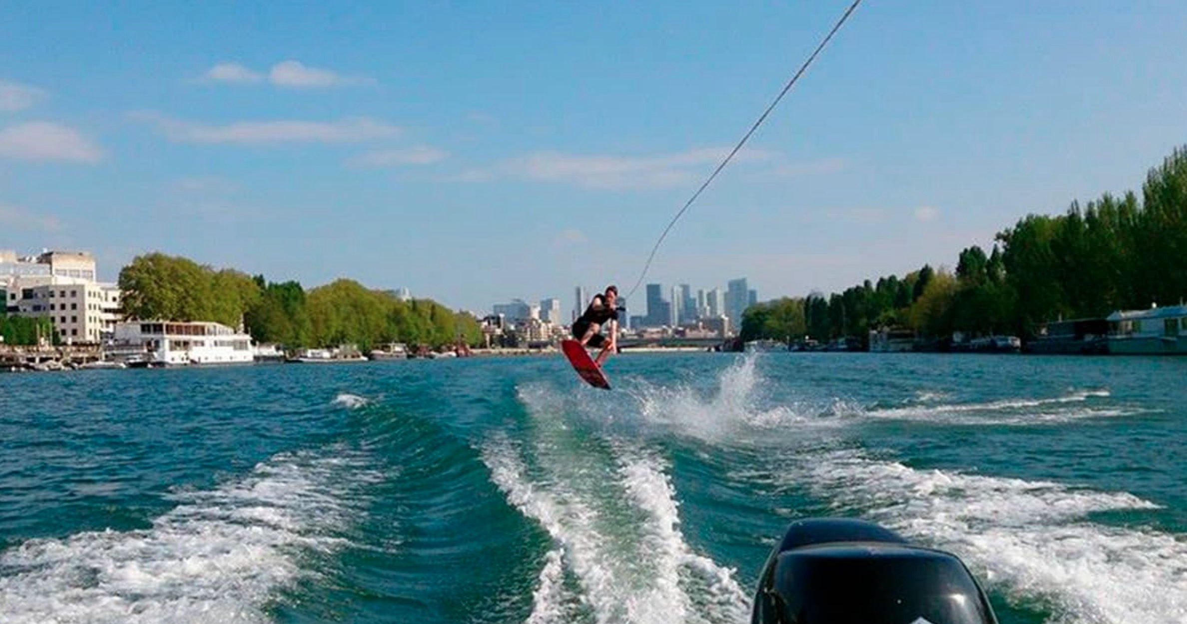 Guide Complet Location Ski Nautique / Wakesurf à Paris