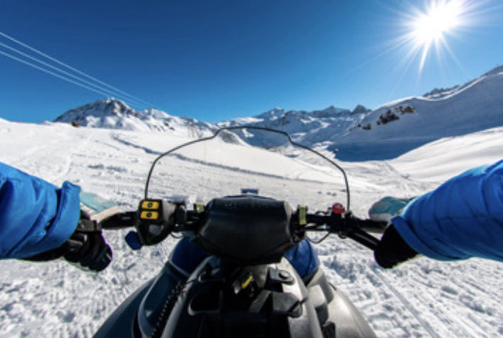 Magnifique vu de Tignes en motoneige